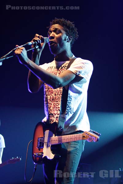 BLOC PARTY - 2005-11-14 - PARIS - Zenith - Rowland Kelechukwu Okereke